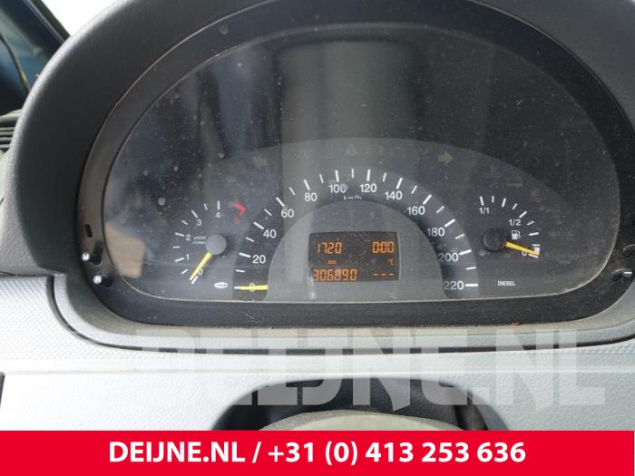 Mercedes Vito Tacho - Kombiinstrument KM O260875