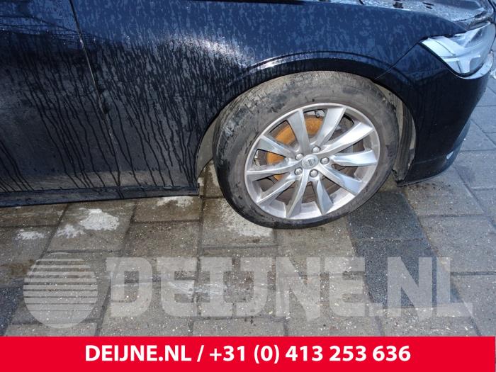 Volvo S90 Kotflügel rechts vorne O260925