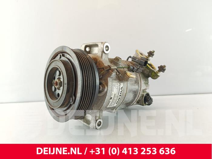 Gebruikte Pomp Airco Volvo V40 Cross Country (MZ) 1.5 T3 16V Geartronic Prijs € 65,00 Margeregeling aangeboden door van Deijne Onderdelen Uden B.V.