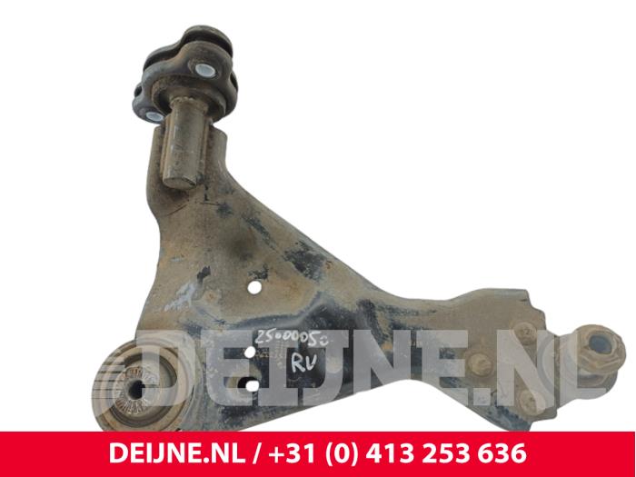 Mercedes Vito Draagarm onder rechts-voor O261027
