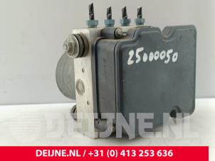 Mercedes Vito ABS Pumpe O261030 foto 3