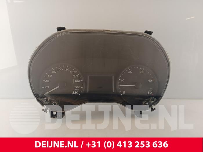 Mercedes Vito Kilometerteller KM O261045