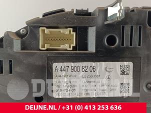 Mercedes Vito Odometer KM O261045 photo 3