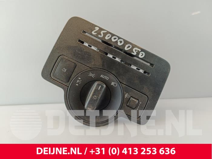 Mercedes Vito Licht Schakelaar O261048