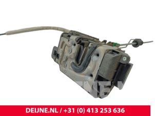 Mercedes Vito Deurslot Mechaniek 2Deurs rechts O261082 foto 2