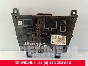 Ford Transit Radiobedienfeld O261200 foto 2