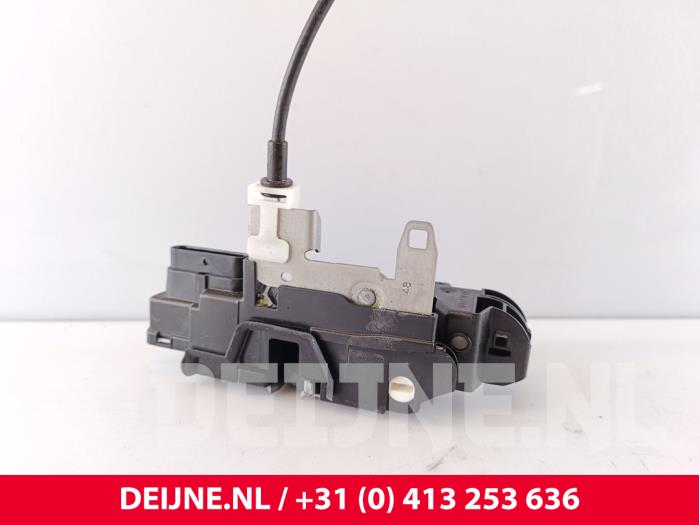 Volvo XC40 Deurslot Mechaniek 4Deurs links-achter O261405