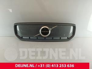 Gebruikte Grille Volvo XC40 (XZ) Recharge Twin 78/82 kWh Prijs € 235,00 Margeregeling aangeboden door van Deijne Onderdelen Uden B.V.