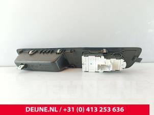Peugeot Expert Electric window switch O261699 photo 3
