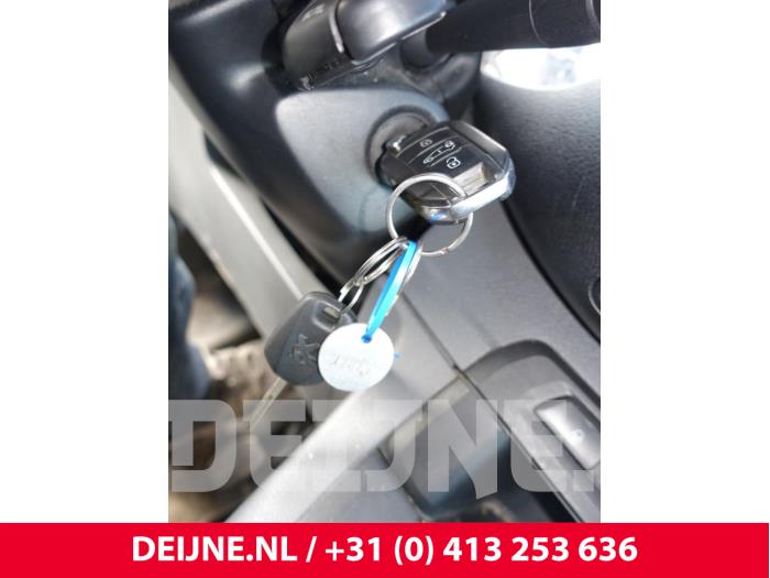 Peugeot Expert Zündschloss+Schlüssel O261708