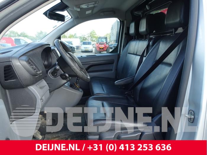 Peugeot Expert Sitz links O261723