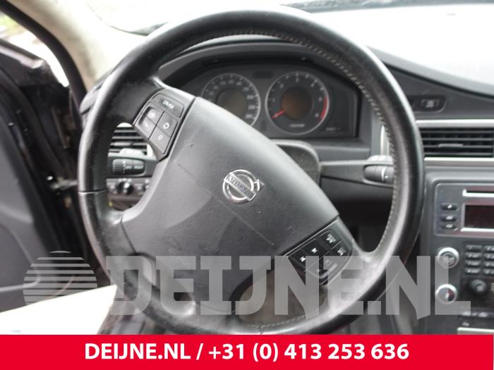 Volvo V70 Left airbag (steering wheel) O261771