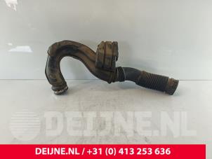 Opel Vivaro Ansaugschlauch Luft O261965 foto 2
