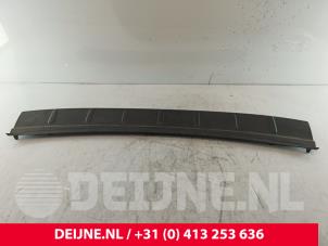 Gebruikte Bumperdeel midden-achter Volvo XC60 I (DZ) 3.0 T6 24V AWD Prijs € 40,00 Margeregeling aangeboden door van Deijne Onderdelen Uden B.V.