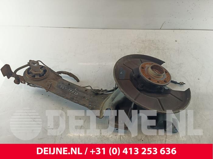 Volvo XC60 Fusee links-achter O262023