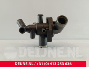 Gebruikte Thermostaathuis Ford Transit 2.2 TDCi 16V Euro 5 RWD Prijs € 30,25 Inclusief btw aangeboden door van Deijne Onderdelen Uden B.V.