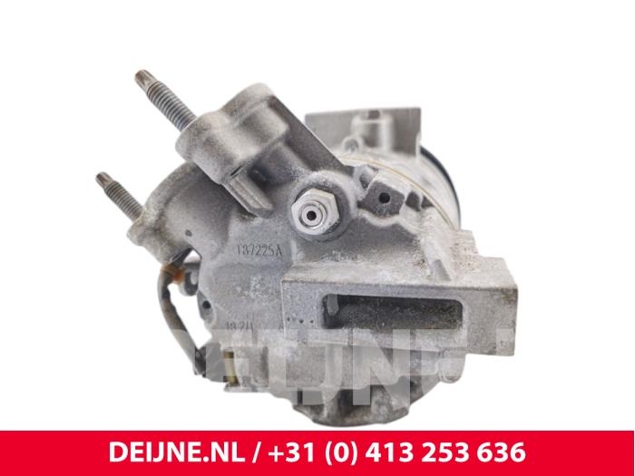 Gebruikte Aircopomp Volvo V60 II (ZW) 2.0 D4 16V Prijs € 170,00 Margeregeling aangeboden door van Deijne Onderdelen Uden B.V.
