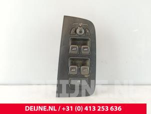 Gebruikte Elektrisch Raam Schakelaar Volvo V60 II (ZW) 2.0 D4 16V Prijs € 40,00 Margeregeling aangeboden door van Deijne Onderdelen Uden B.V.