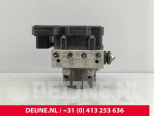 Gebruikte ABS Pomp Nissan NV 200 (M20M) E-NV200 Prijs € 181,50 Inclusief btw aangeboden door van Deijne Onderdelen Uden B.V.