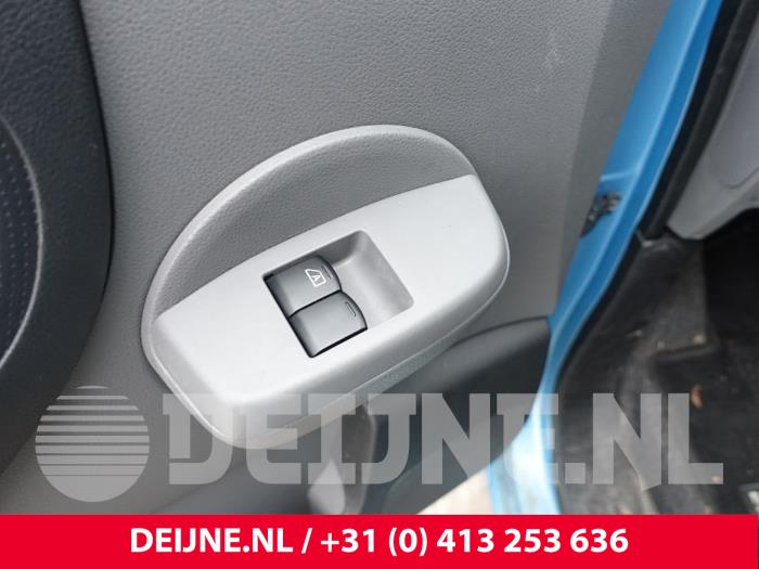 Nissan NV200 Elektrisch Raam Schakelaar O262346