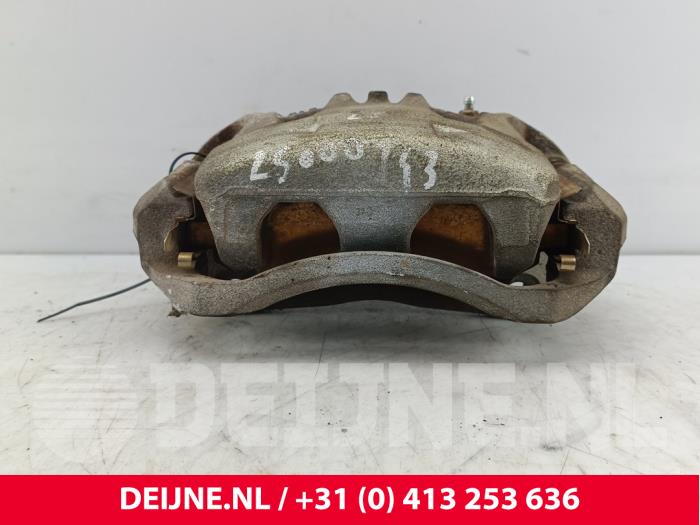 Nissan NV200 Bremszange links vorne O262361