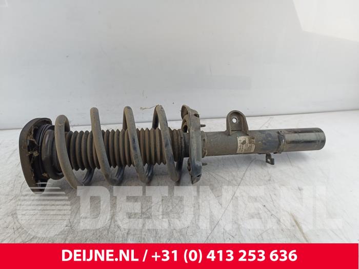 Lynk & Co 01 Schokdemperpoot links-voor O262437