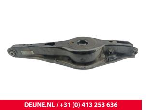 Lynk & Co 01 Federteller rechts hinten O262443 foto 2