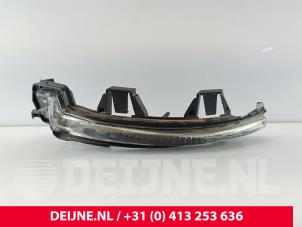 Gebruikte Knipperlicht spiegel links Volvo XC60 II (UZ) 2.0 T5 16V AWD Prijs € 45,00 Margeregeling aangeboden door van Deijne Onderdelen Uden B.V.