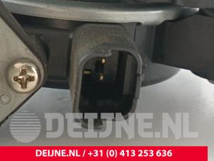 MG ZS Ruitmechaniek 4Deurs rechts-achter O262535 foto 3