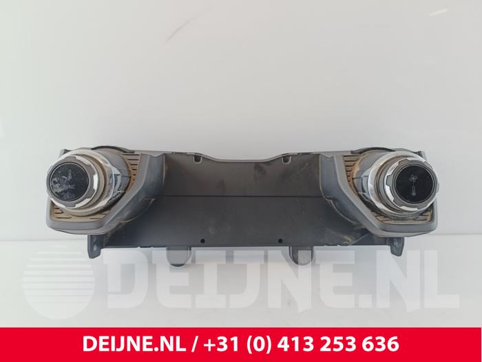 Lynk & Co 01 Heizung Bedienpaneel O262589