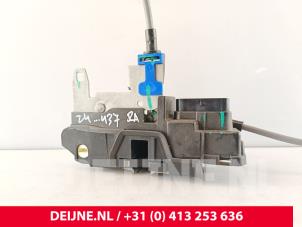 Lynk & Co 01 Deurslot Mechaniek 4Deurs rechts-achter O262609 foto 3