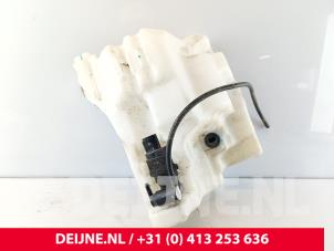Lynk & Co 01 Front windscreen washer reservoir O262735 photo 3