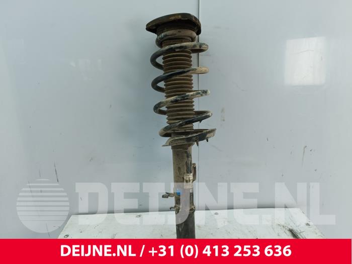 Lynk & Co 01 Stoßdämpferstrebe links vorne O262739