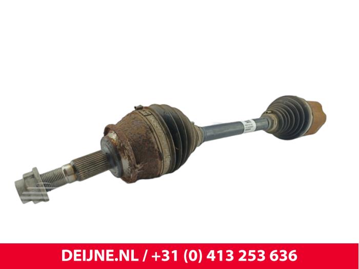 Lynk & Co 01 Aandrijfas links-voor O262769