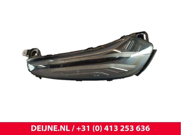 Lynk & Co 01 Tageslicht rechts O262845