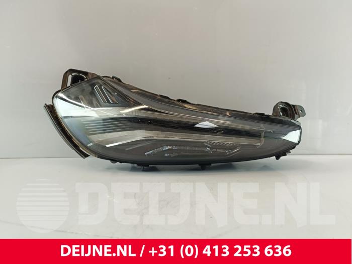 Lynk & Co 01 Dagrijverlichting links O262846