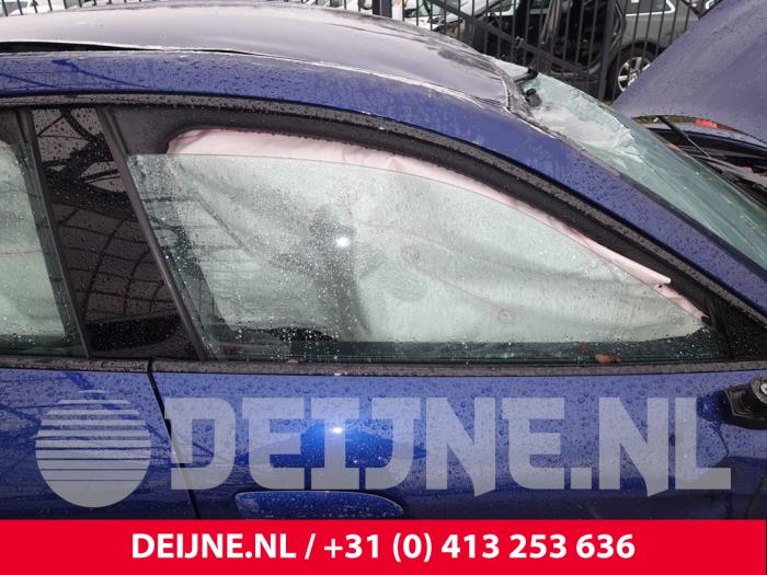 Porsche Taycan Türscheibe 4-türig rechts vorne O262888