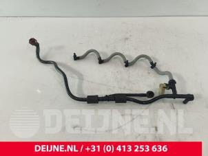 Gebruikte Brandstof retourleiding Mercedes Vito (447.6) 1.6 111 CDI 16V Prijs € 42,35 Inclusief btw aangeboden door van Deijne Onderdelen Uden B.V.