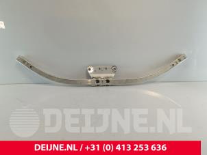 Porsche Taycan Chassisbalk voor O262921 foto 2