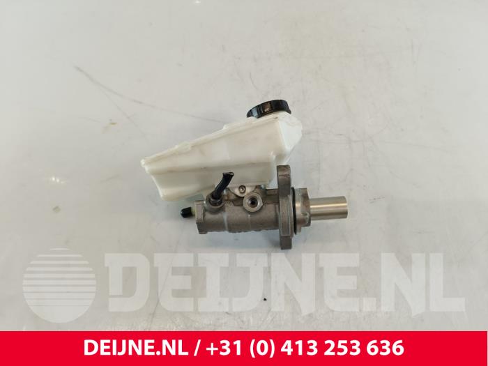 Gebruikte Hoofdremcilinder Porsche Taycan (Y1A) 4S Prijs € 151,25 Inclusief btw aangeboden door van Deijne Onderdelen Uden B.V.