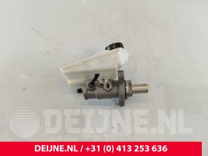 Gebruikte Hoofdremcilinder Porsche Taycan (Y1A) 4S Prijs € 151,25 Inclusief btw aangeboden door van Deijne Onderdelen Uden B.V.