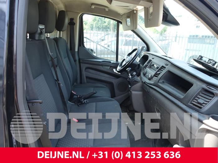 Ford Transit Custom Bank rechts vorne O263064