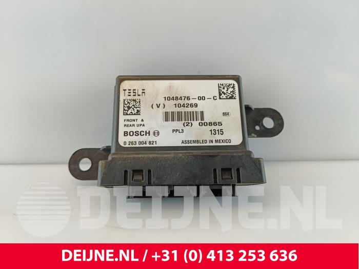 Gebruikte PDC Module Tesla Model S 85D Prijs € 108,90 Inclusief btw aangeboden door van Deijne Onderdelen Uden B.V.