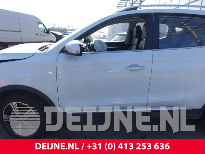 MG ZS Tür 4-türig links vorne O263430