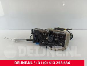 Porsche Taycan Deurslot Mechaniek 4Deurs rechts-achter O263530 foto 3