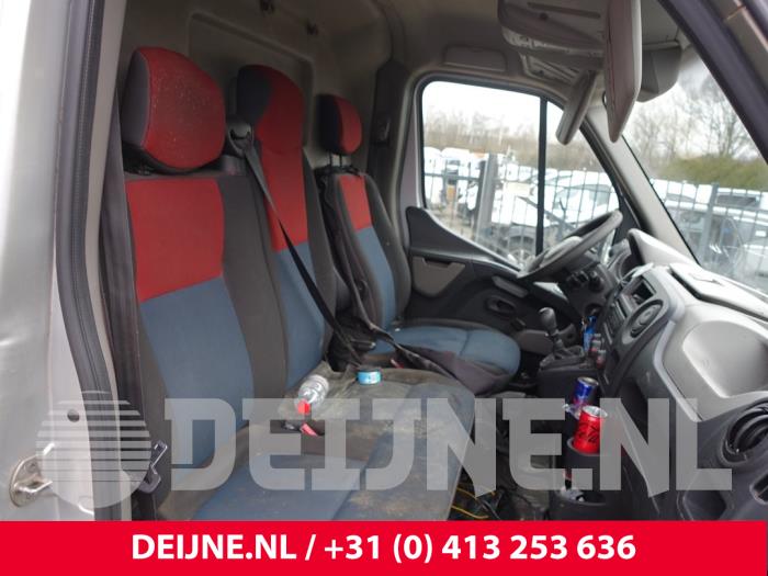 Renault Master Bank rechts-voor O263558