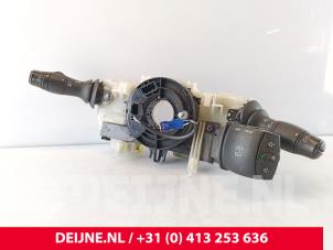 Gebruikte Combischakelaar Stuurkolom Renault Master III (FV) 2.3 dCi 125 16V FWD Prijs € 42,35 Inclusief btw aangeboden door van Deijne Onderdelen Uden B.V.