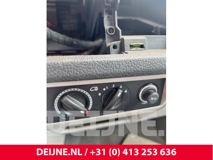 Volkswagen Transporter Air conditioning switch O263635