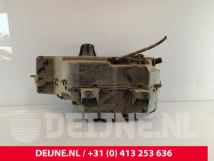 Gebruikte Tank adblue Ford Transit Custom 2.0 TDCi 16V Eco Blue 130 Prijs € 272,25 Inclusief btw aangeboden door van Deijne Onderdelen Uden B.V.