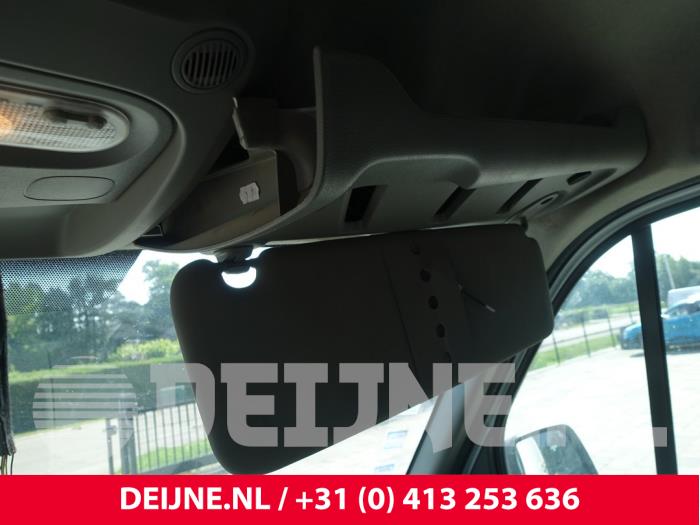 Renault Master Zonneklep O264385